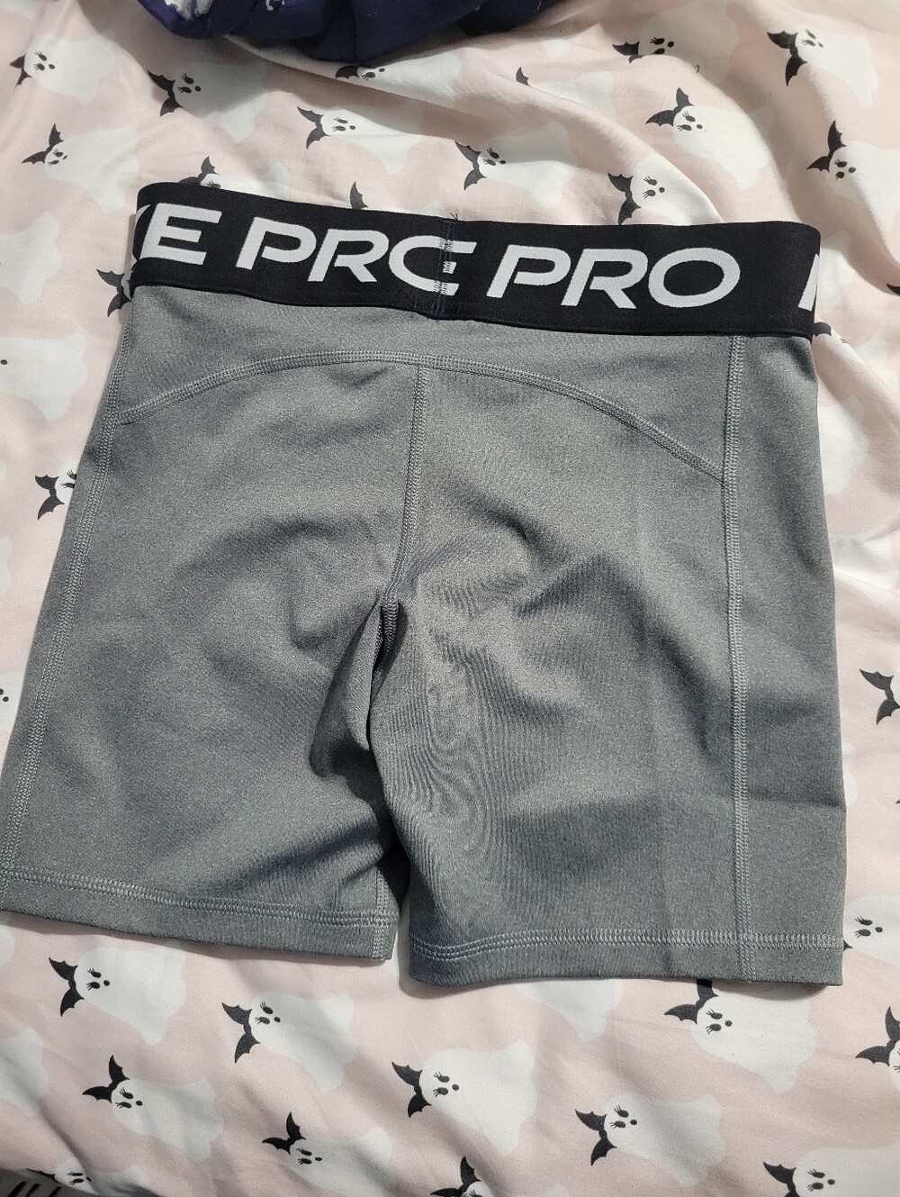 Girls Nike Gray Athletic Compression Shorts with Black NIKE PRO Waistband - Picture 3 of 3
